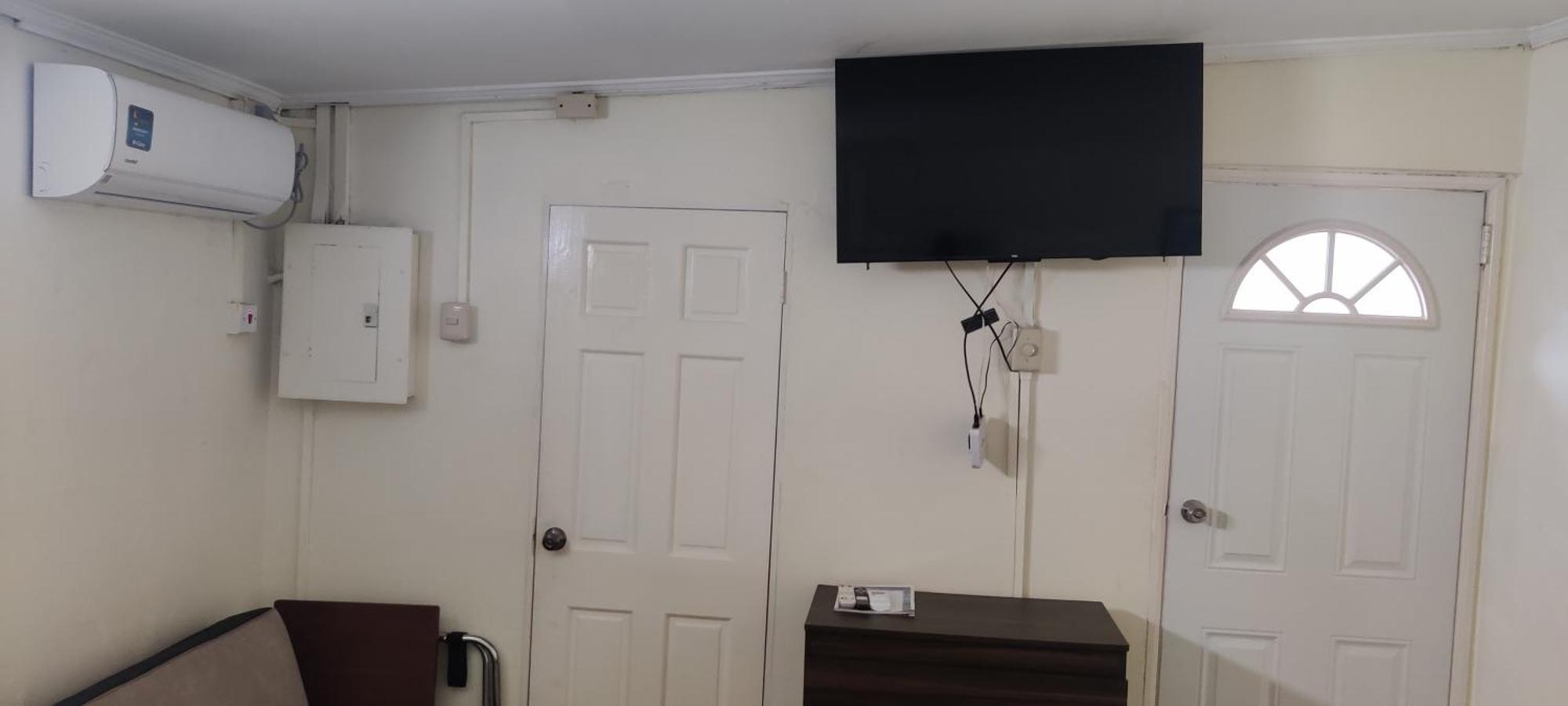 Woodbrook On The Avenue Bed & Breakfast Port of Spain Екстериор снимка