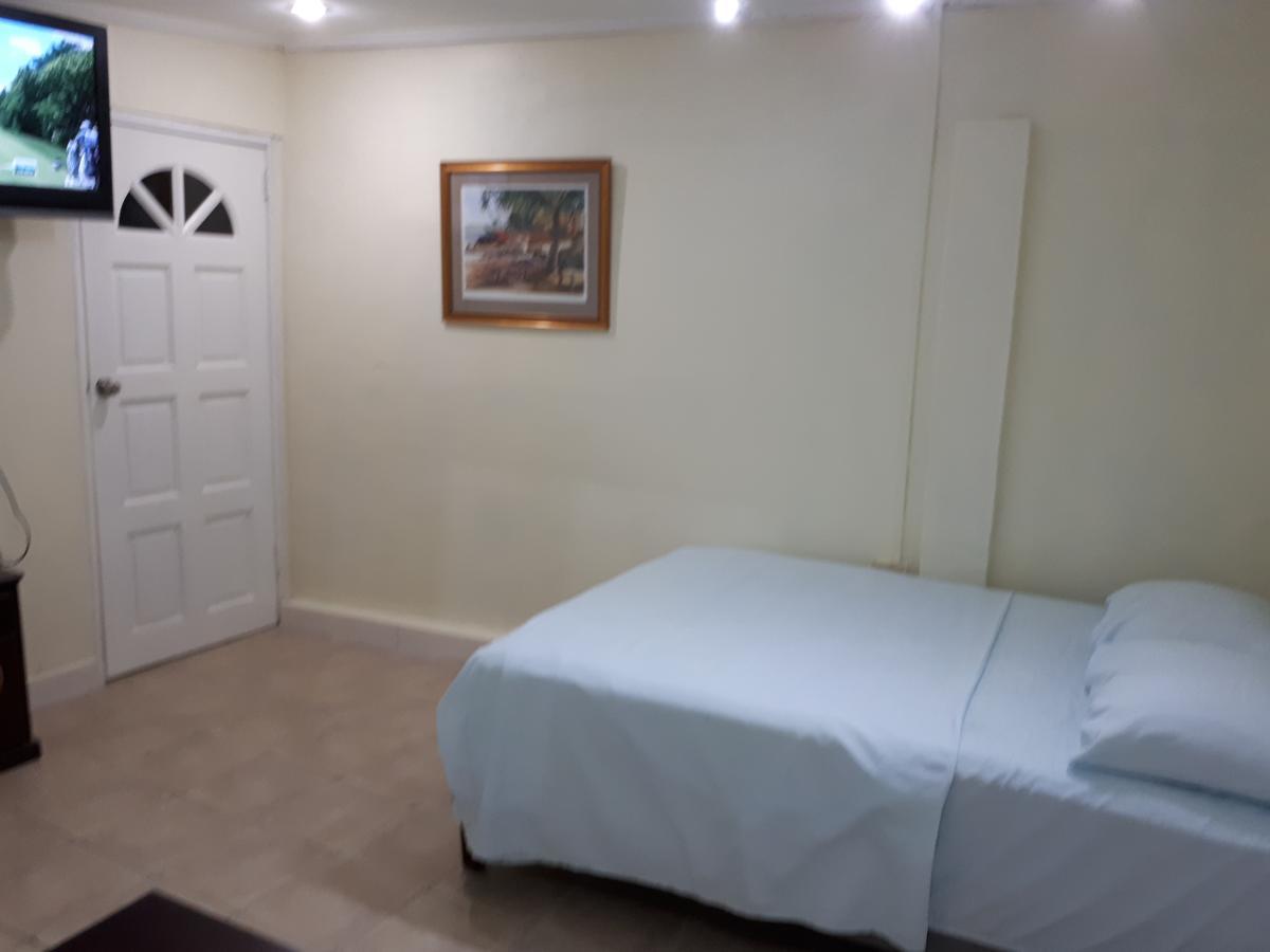 Woodbrook On The Avenue Bed & Breakfast Port of Spain Екстериор снимка