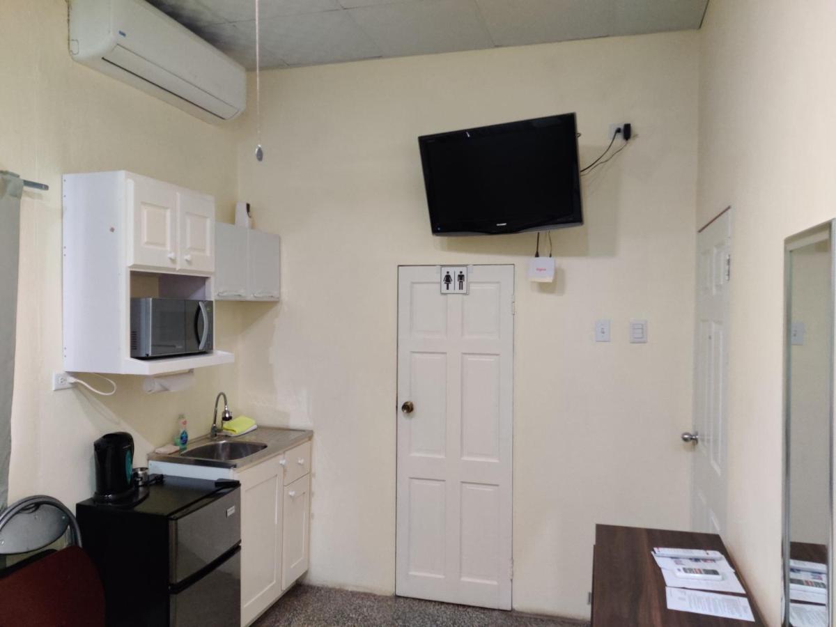 Woodbrook On The Avenue Bed & Breakfast Port of Spain Екстериор снимка