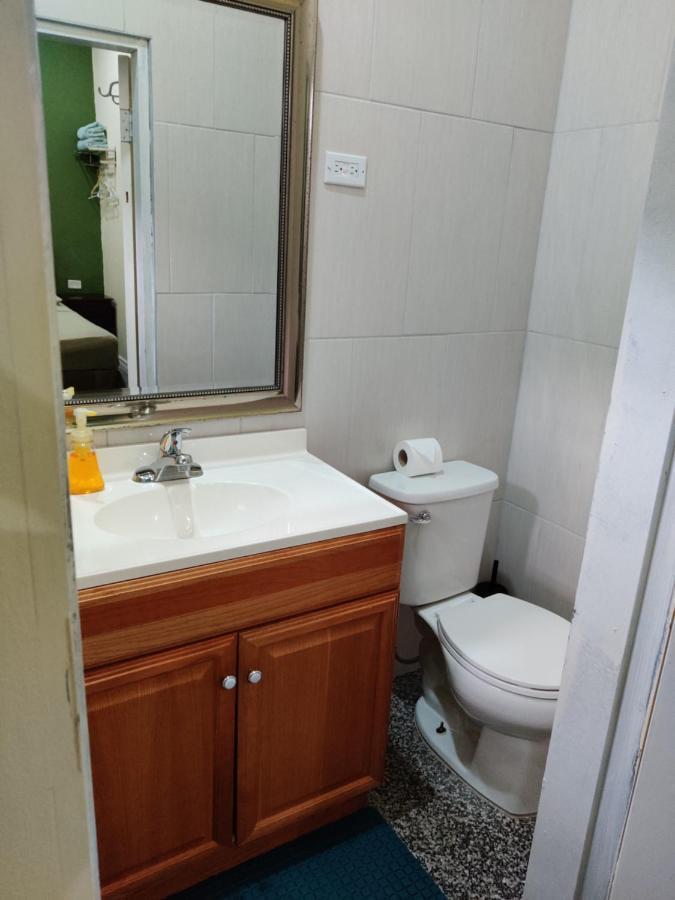 Woodbrook On The Avenue Bed & Breakfast Port of Spain Екстериор снимка